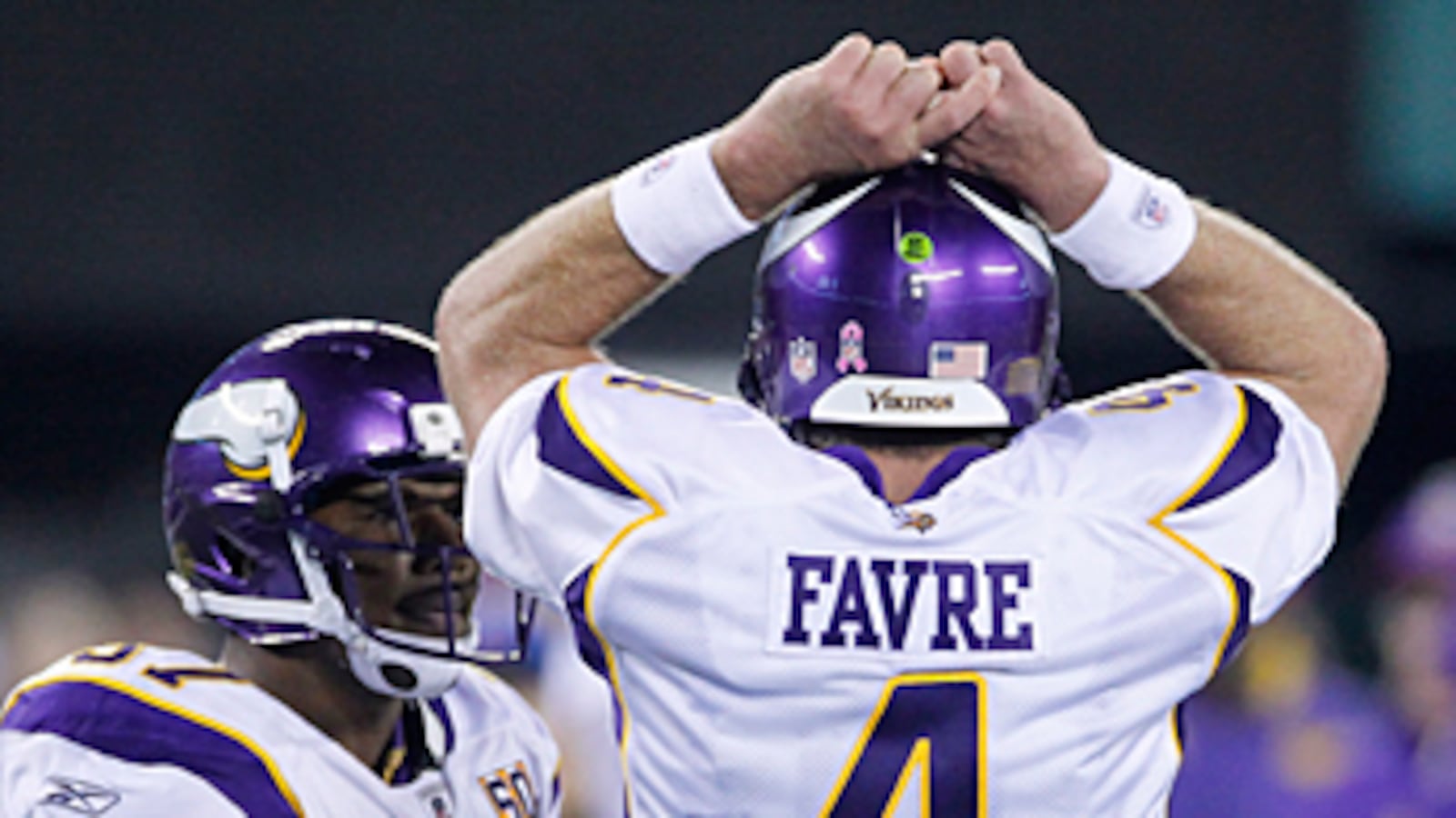 cheats/2010/10/12/favre-fails-to-silence-his-critics/brett-favre-1_ium1l1