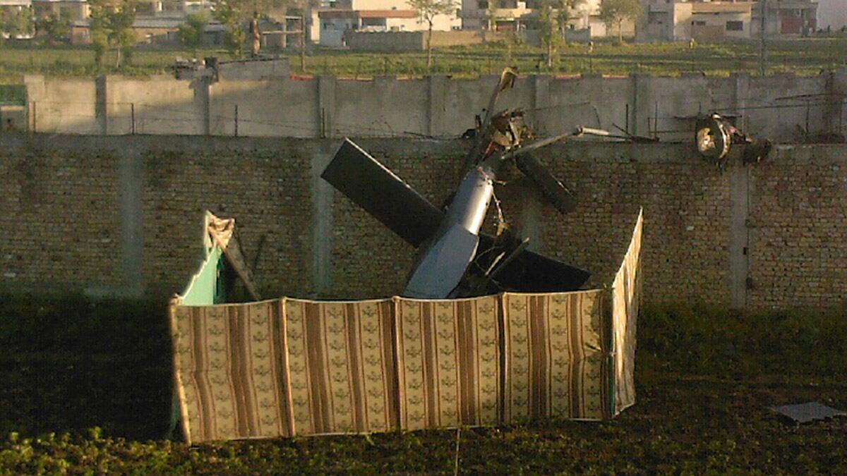 cheats/2011/08/15/pakistan-shows-secret-u-s-chopper-to-china/black-hawk-helicopter-cs_tykh2o