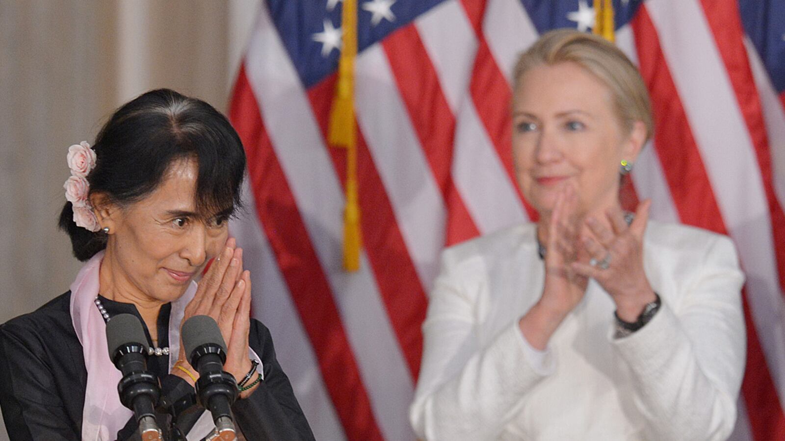 cheats/2012/09/20/burma-took-tips-from-west-wing/burma-clinton-west-wing-cheat_m6qexo