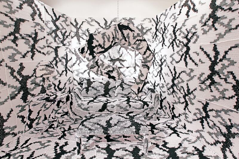 galleries/2011/08/12/olek-crochets-new-art/olek-keith-meets-arch-of-hysteria-installation_qiwhuh