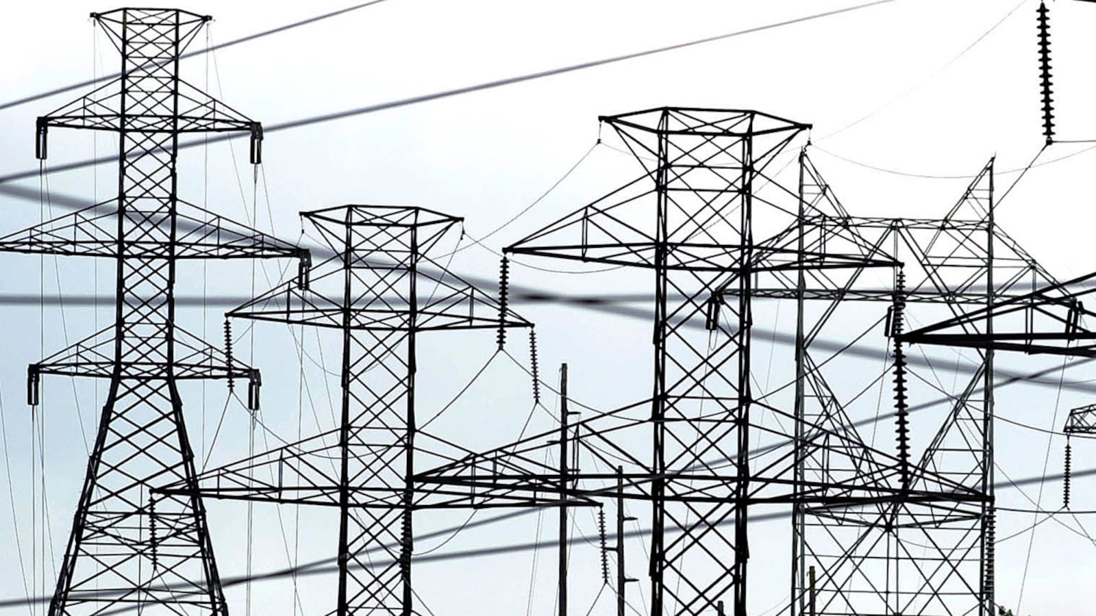 articles/2011/10/05/americans-face-double-digit-hikes-in-electricity-bills-to-fund-upgrades/power-lines-colarusso_jvoki0