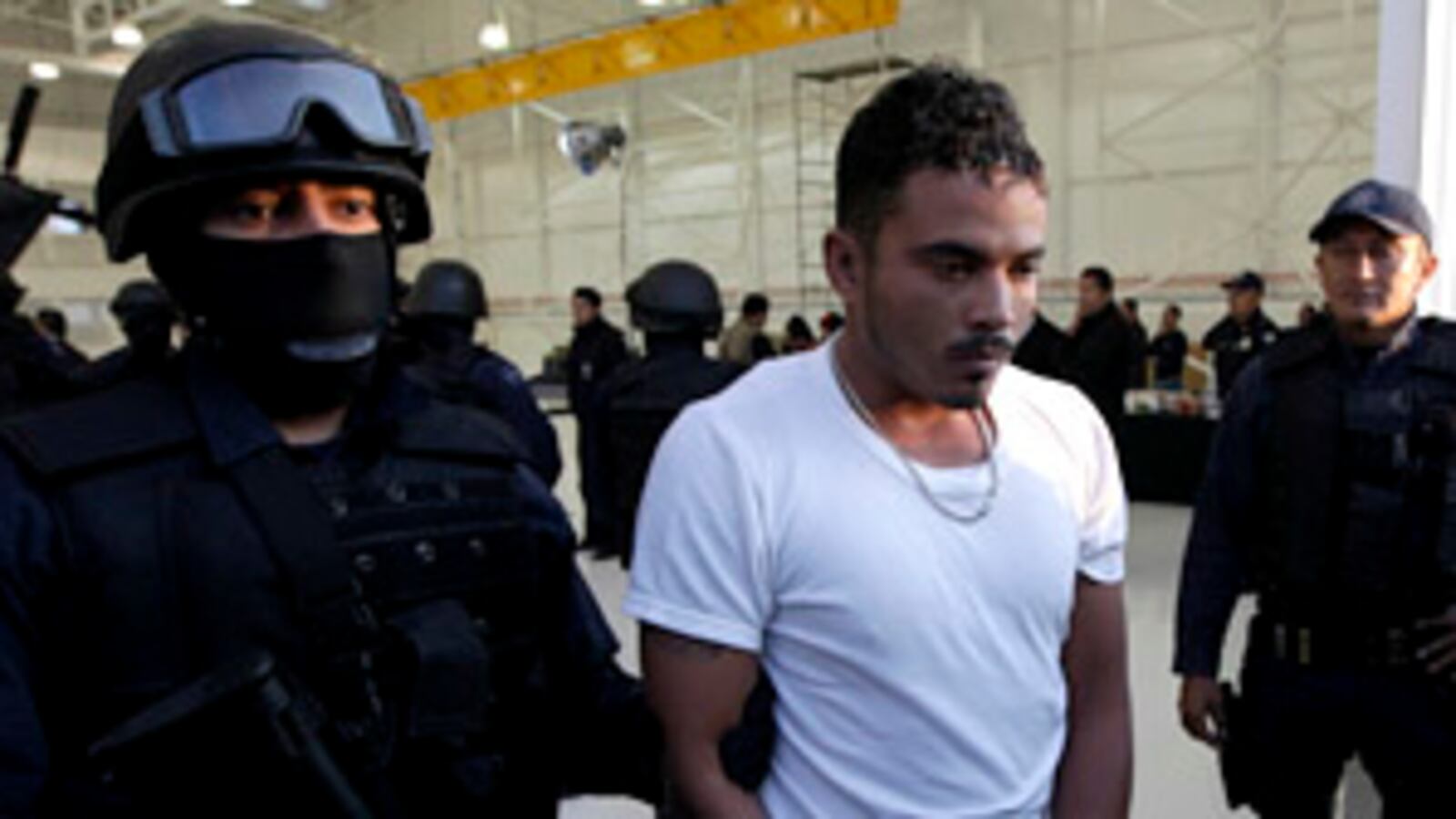 cheats/2009/10/22/over-300-arrested-in-mexican-raids/mexico-drug-raid_ktdjgo