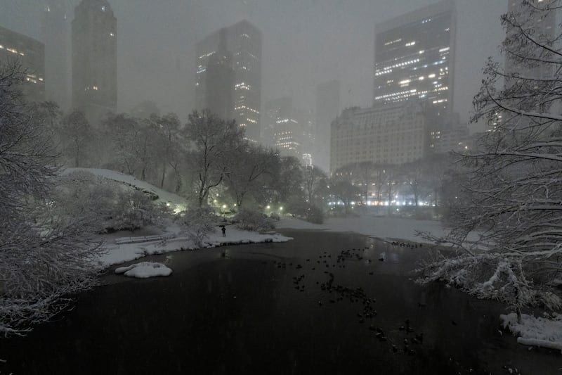 NEW YORK, NEW YORK - FEBRUARY 22: Snow covered views of Central Park after midnight as the city braces for a blizzard on Sunday into Monday on February 23, 2026 in New York City. New York City Mayor Zohran Mamdani announced a state of emergency for New York City and issued a travel ban beginning at 9 p.m. tonight, and ending at 12 p.m. on Monday. New York City could get more than a foot of snow with up to two feet on Long Island and in parts of New Jersey. (Photo by Craig T Fruchtman/Getty Images)