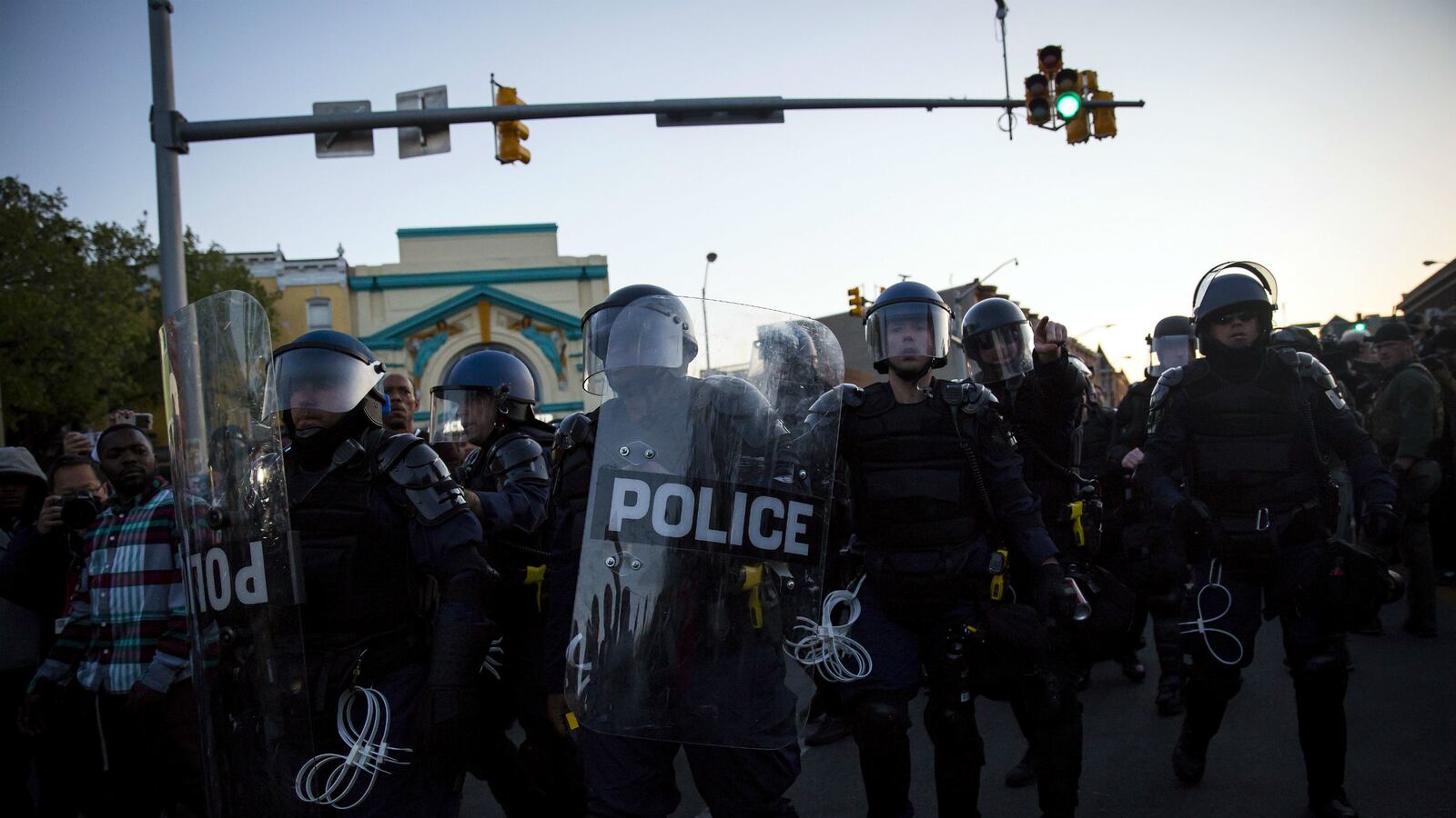 cheats/2015/04/28/baltimore-curfew-hits-crowds-remain/150428-baltimore-police-cheat_oqfw39