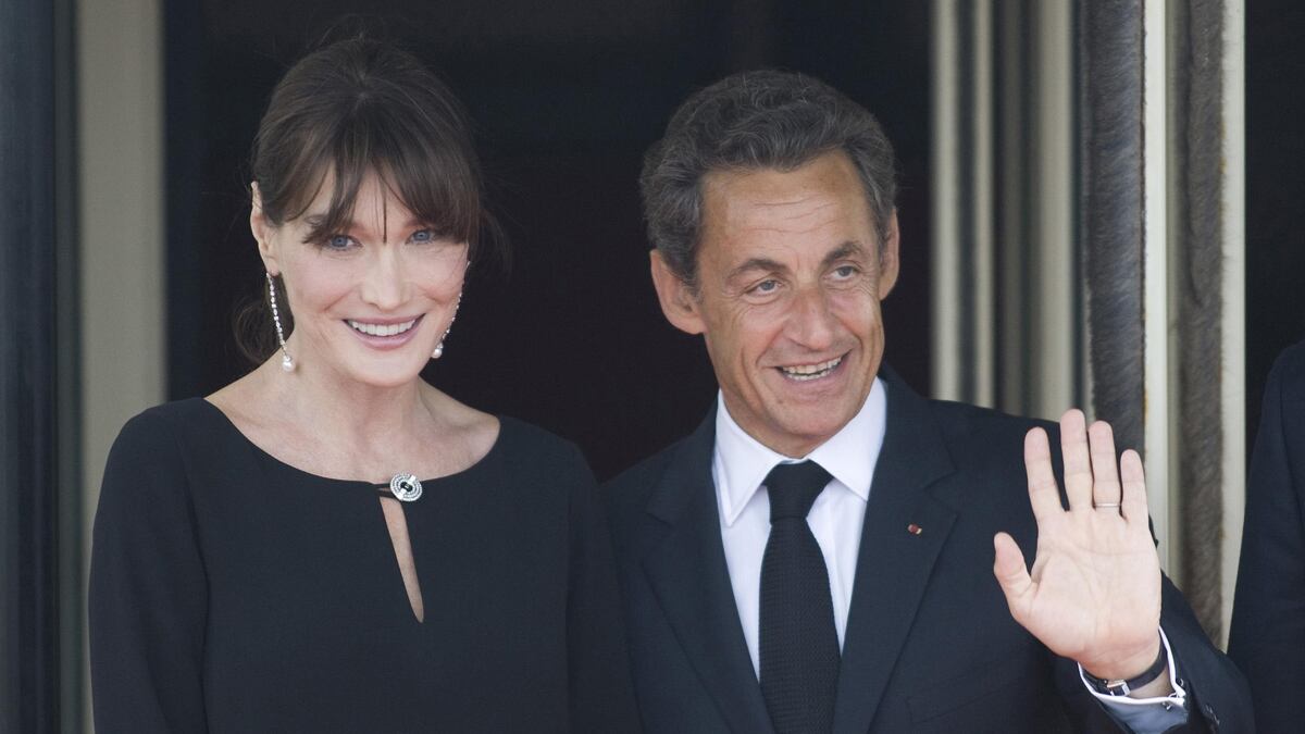 cheats/2011/07/06/carla-bruni-pregnant-report/bruni-sarkozy-cheat_qwkptj