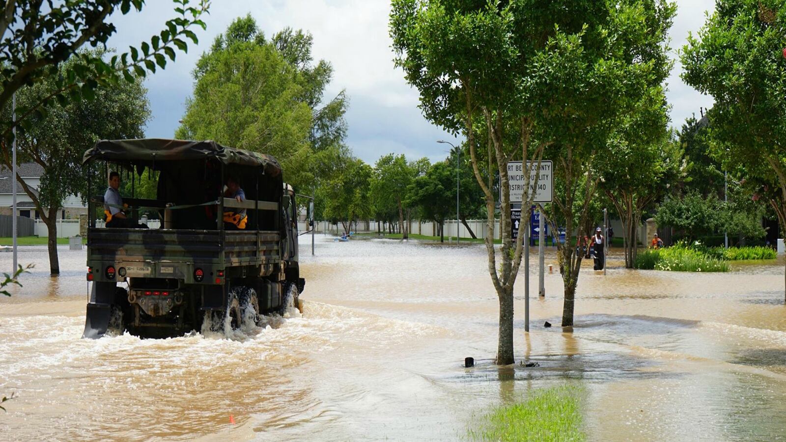 cheats/2016/06/05/ft-hood-soldiers-killed-in-flood-id-d/160602-fort-hood-cheat_cvqqug