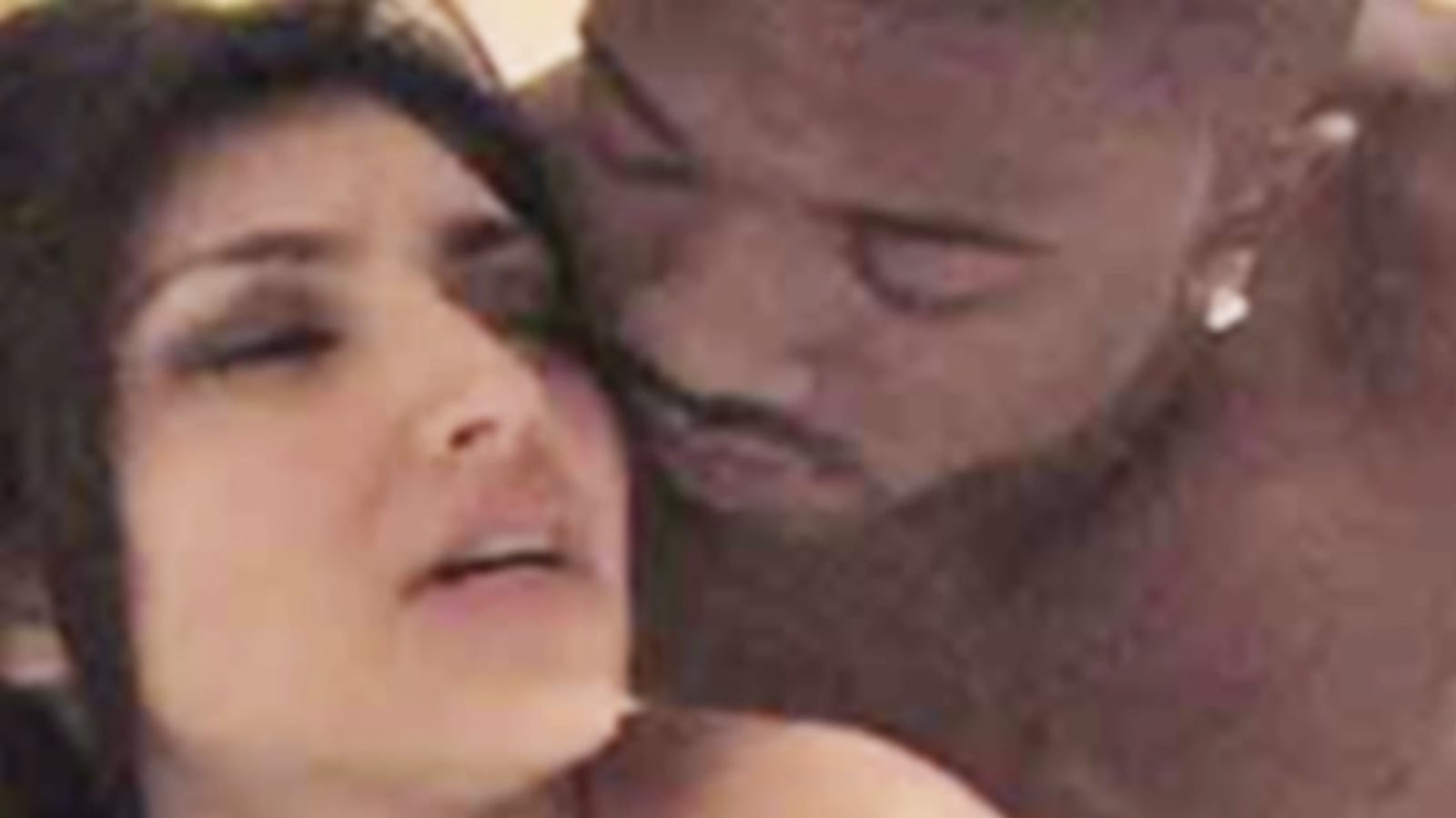 articles/2014/07/19/so-you-want-to-be-a-porn-star-inside-the-sex-tape-phenomenon/140718-snow-sex-tape-tease_wuffzs