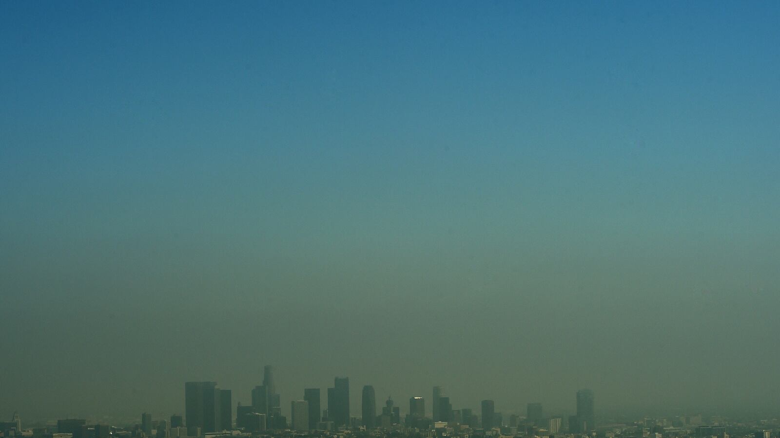 videos/2016/03/29/premature-births-from-smog-cost-us-4-3b/160329-Place-LA-smog_e4ubw9