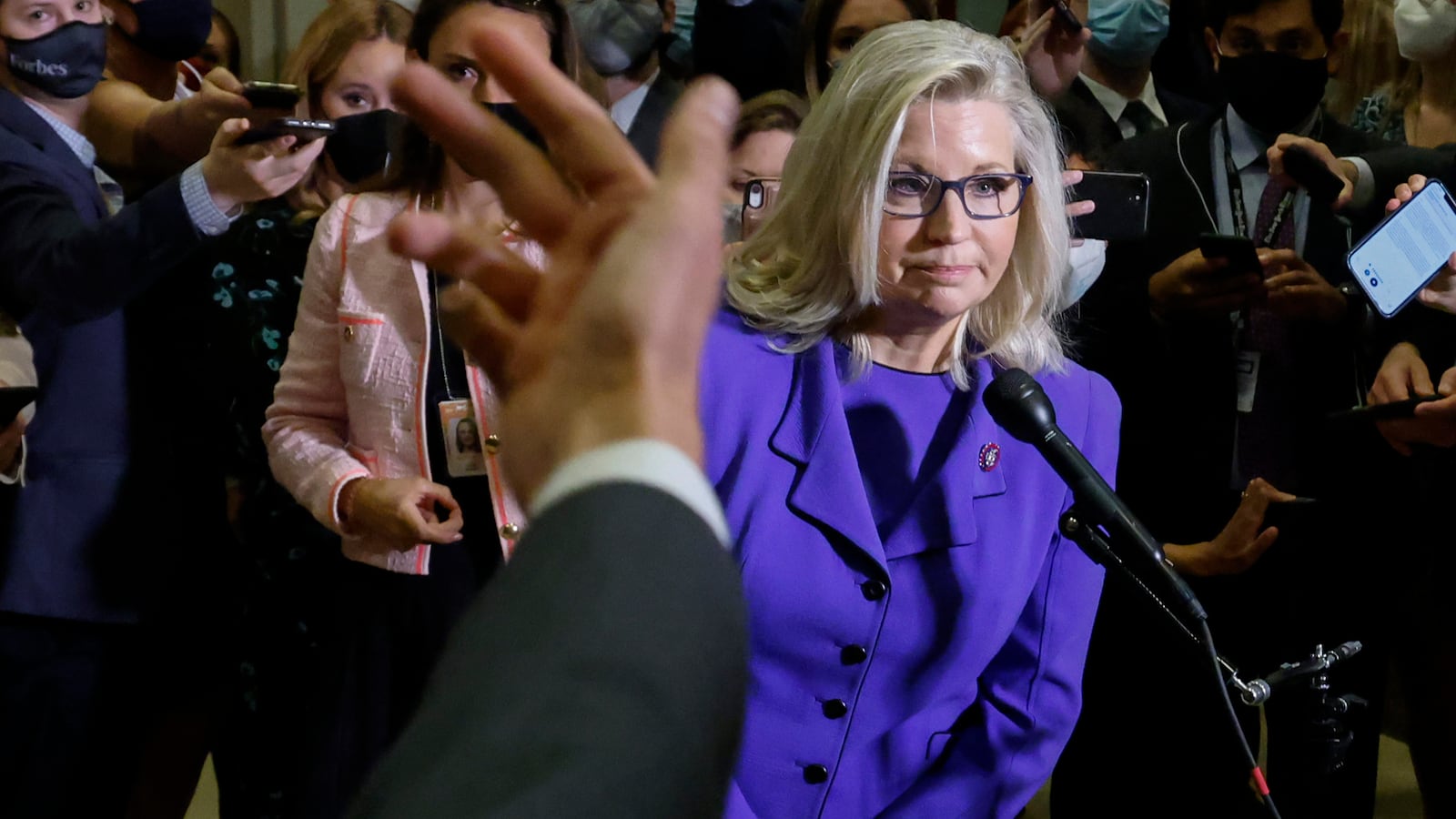 2021-05-12T182217Z_169305530_HP1EH5C1F12BE_RTRMADP_3_USA-CONGRESS-CHENEY_qwlqzk