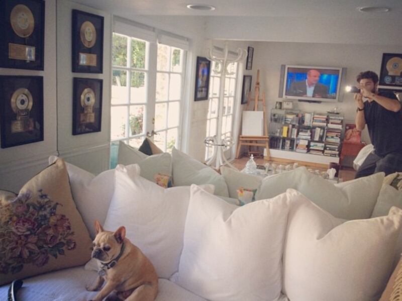 galleries/2012/07/08/kim-kardashian-stephen-colbert-more-celebrity-twitter-pictures-photos/twitpics-120706-jenner_bckysd