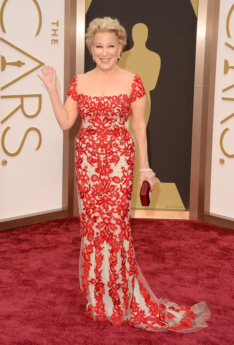 galleries/2014/03/02/best-of-the-2014-oscars-red-carpet-jennifer-lawrence-lupita-nyong-o-and-more-photos/oscars-redcarpet-midler_ovafj7