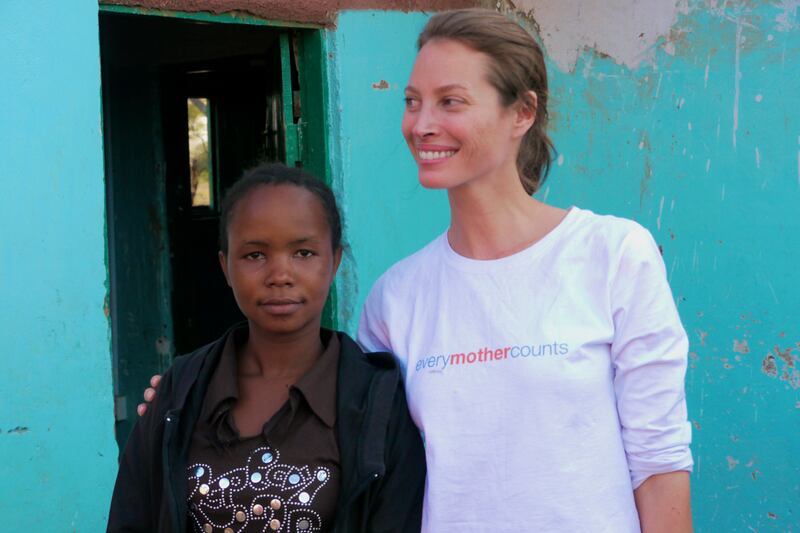 articles/2012/05/11/christy-turlington-burns-why-you-should-stay-mum-this-mother-s-day/christy-turlington-trip2_kmhusc