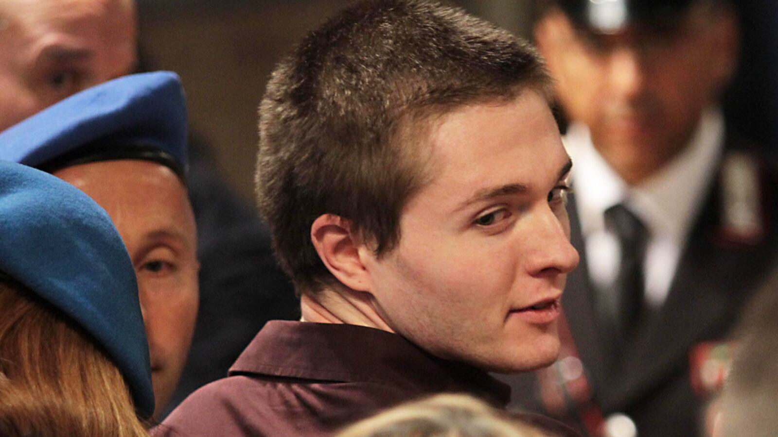 articles/2012/09/18/amanda-knox-s-ex-raffaele-sollecito-tells-all-in-honor-bound-memoir/amanda-knox-boyfriend-memoir-nadeau_re0dh2