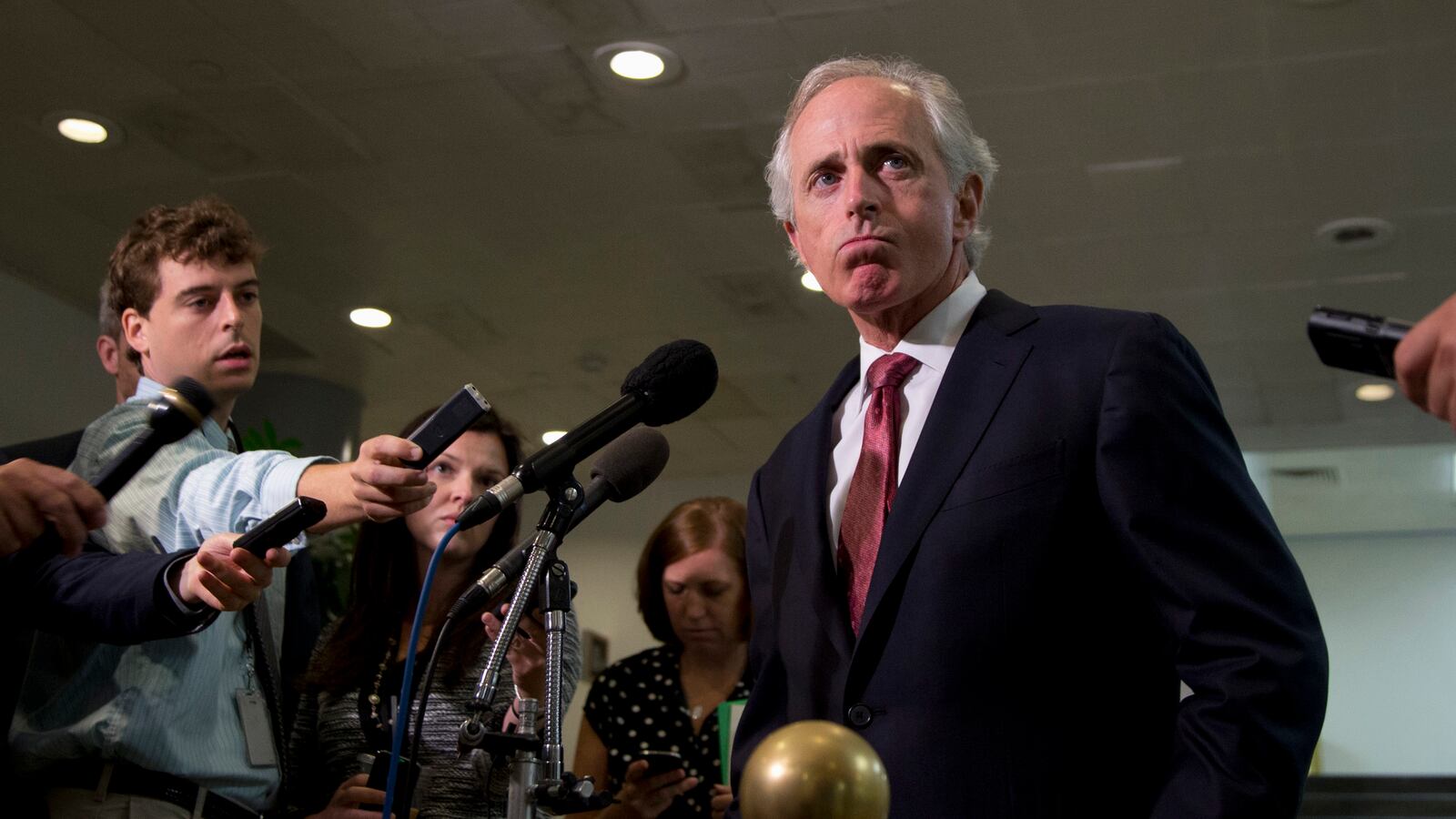 articles/2013/11/06/senator-bob-corker-moves-to-stop-obama-from-lifting-iran-sanctions/131106-corker-iran-sanctions-rogin-tease_kmucxd