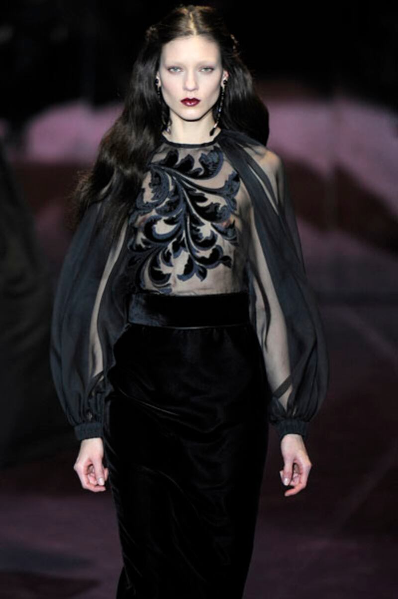 galleries/2012/02/24/sensual-collections-at-gucci-and-prada-kick-off-milan-fashion-week-photos/gucci-fall-2012-2_ht4j6i