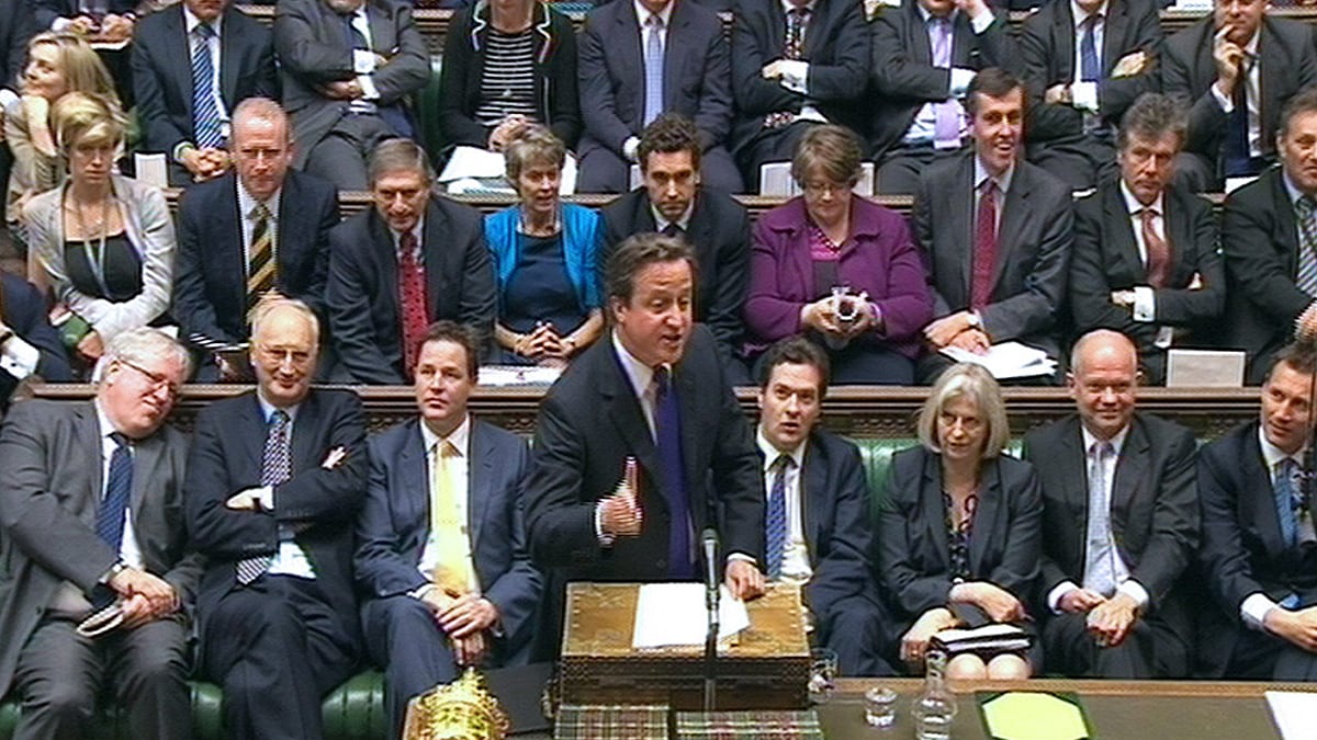 articles/2011/07/20/david-cameron-hits-back-over-murdoch-hacking-scandal/cameron-notw-underhill_g0isca