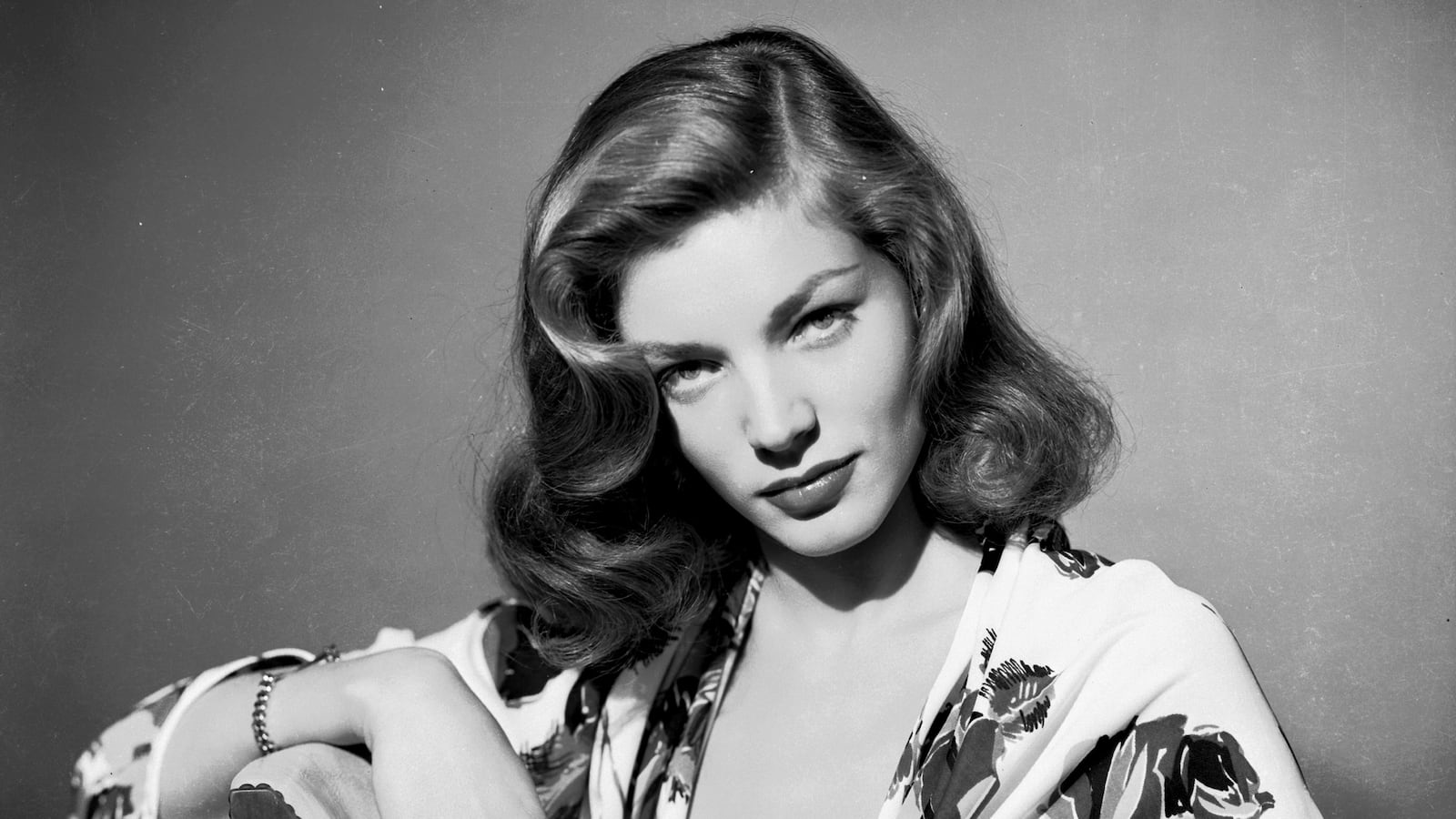 articles/2014/08/13/the-legend-with-the-look-remembering-lauren-bacall/140811-bugbee-bacall-tease_tfycav
