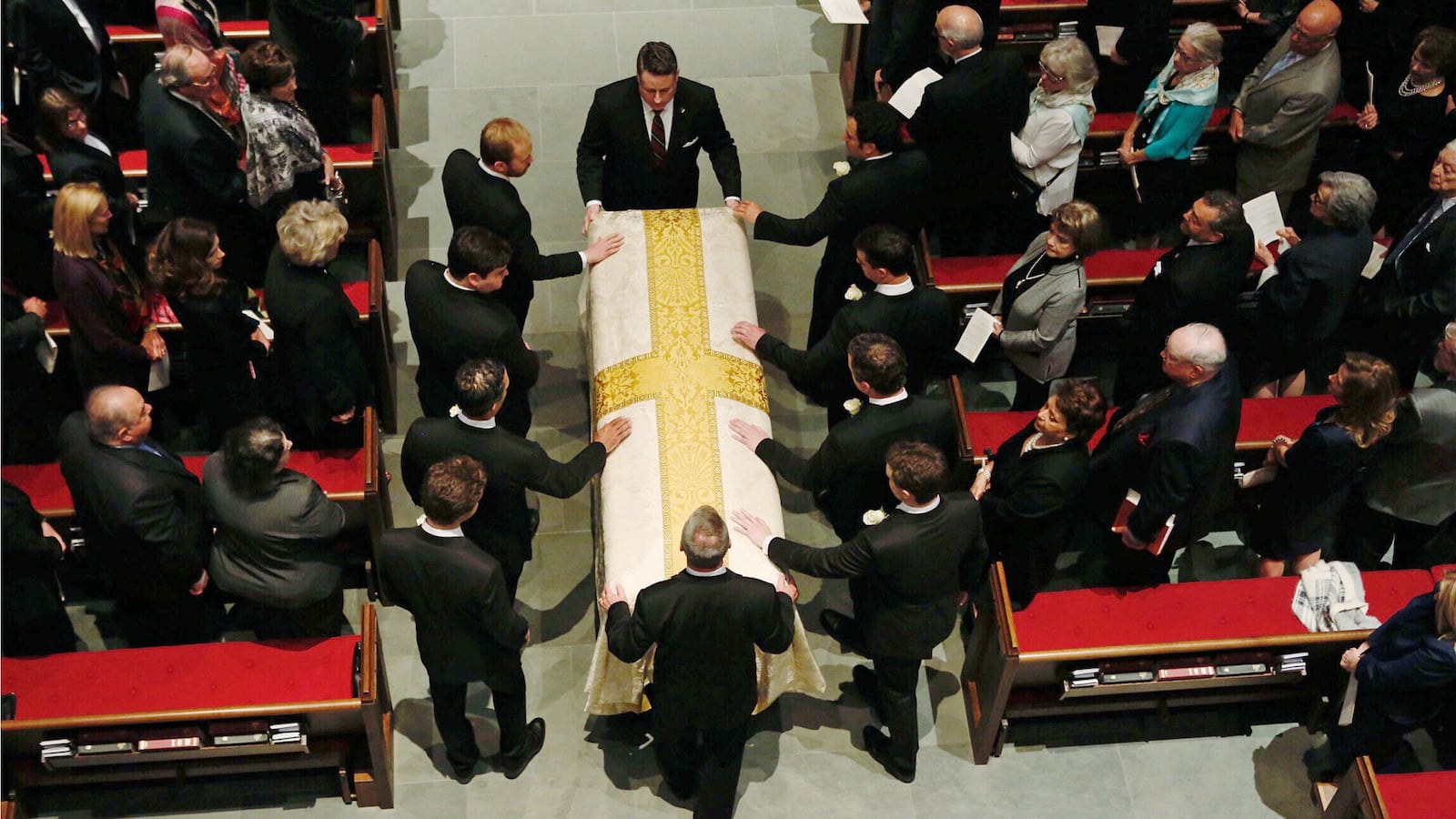 180421-barbara-bush-funeral-service-cheat_ykfiij