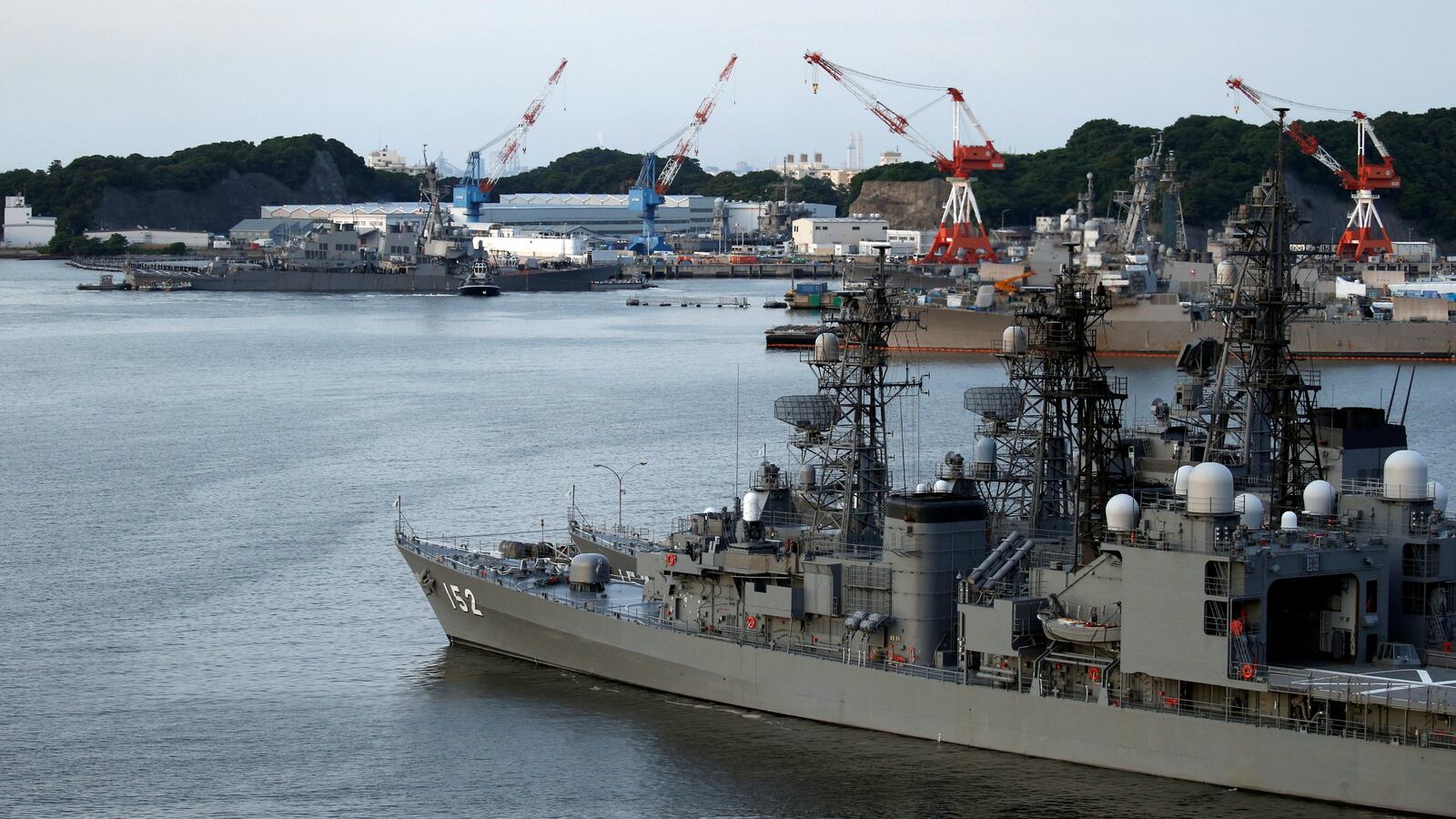 170617-us-navy-ship-collision-cheat_esmt2k