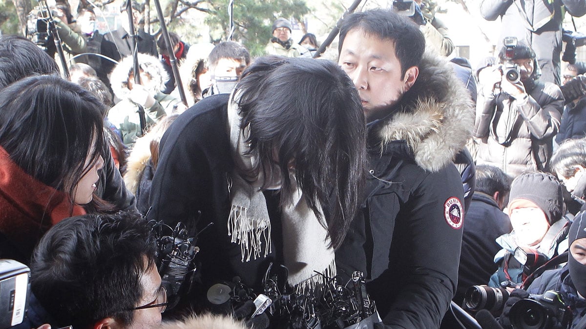 cheats/2014/12/29/s-korea-officials-face-nut-rage-firing/141229-cho-airlines-cheat_cofqzq