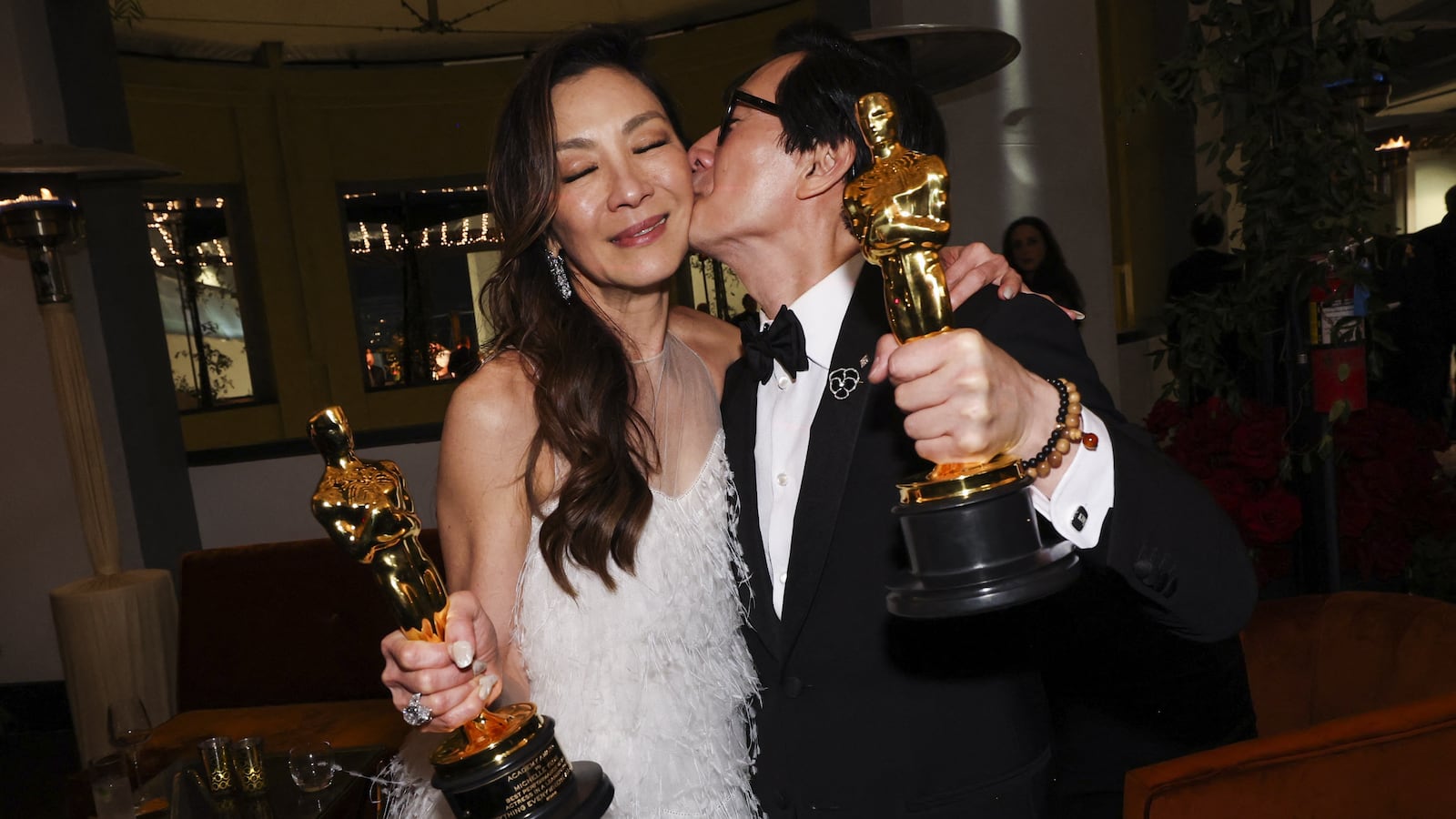 2023-03-13T052130Z_307399814_HP1EJ3D0EVSLL_RTRMADP_3_AWARDS-OSCARS_n70rsv