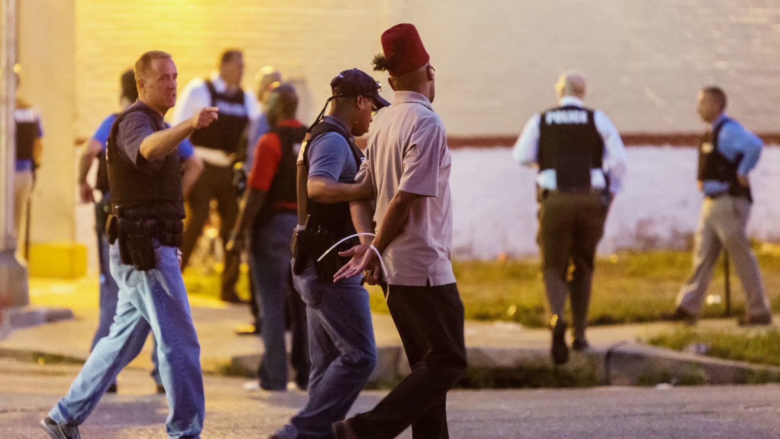 cheats/2016/03/15/ferguson-city-council-accepts-doj-decree/160315-ferguson-doj-decree-cheat_apgfxr