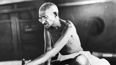 articles/2011/04/13/controversy-gandhi-biography-by-joseph-lelyveld-ignores-his-macho-side/adiga-gandhi-book_173253_q8pagr