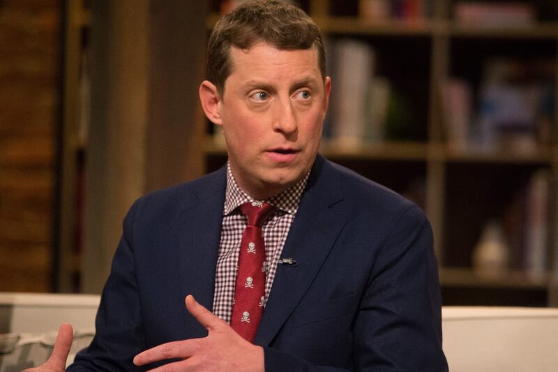 articles/2014/04/01/what-s-next-for-walking-dead-showrunner-scott-gimple-on-season-5-and-what-mary-s-grill-really-means/140331-walking-dead-gimple-leon-embed_vunfpr