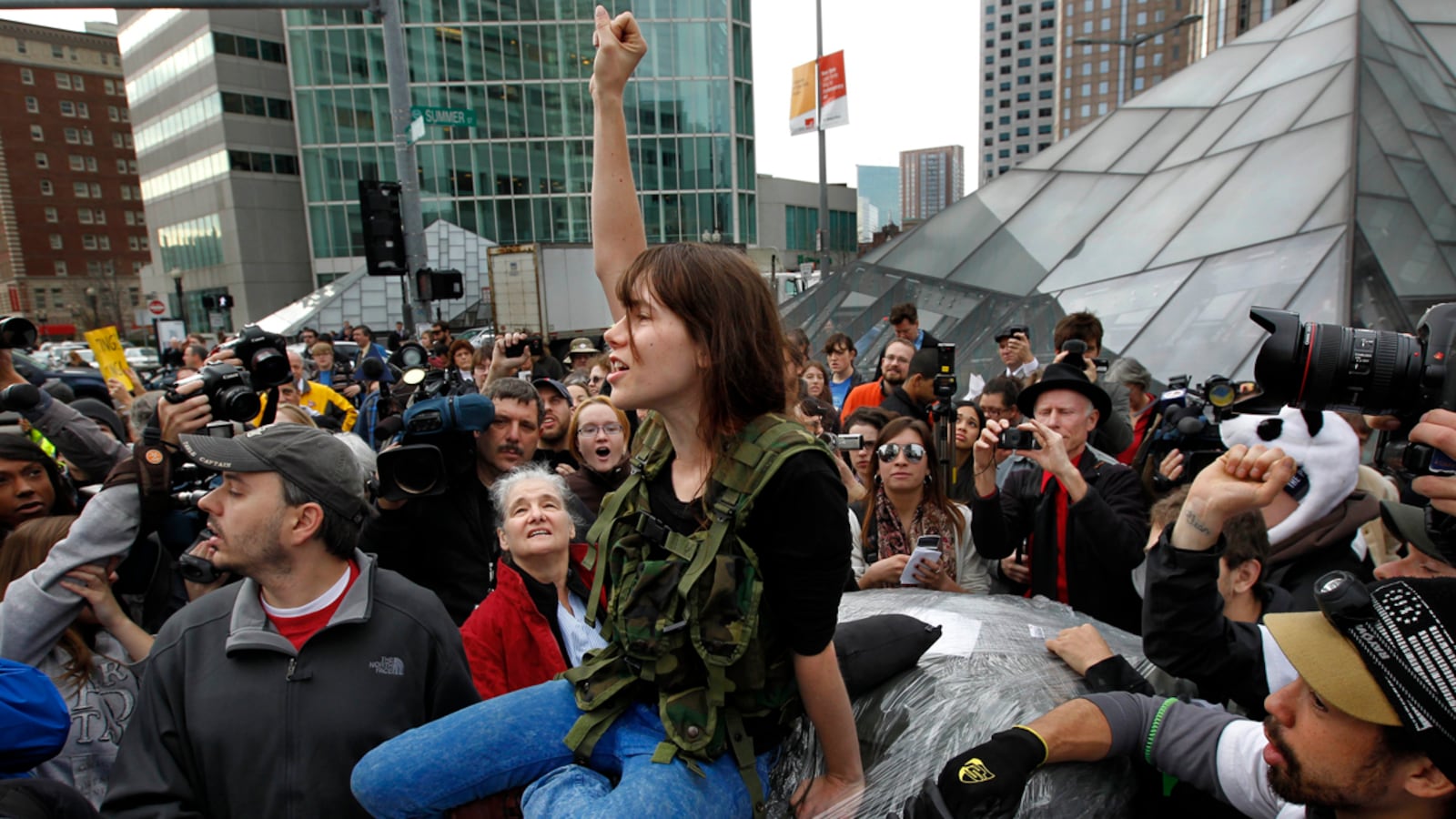 cheats/2011/12/09/occupy-boston-defies-deadline/occupy-boston-defies-evacuation-cheat_yaamib