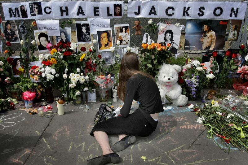 galleries/2011/07/25/celebrity-shrines/jackson-celebrity-shrine_fezazq