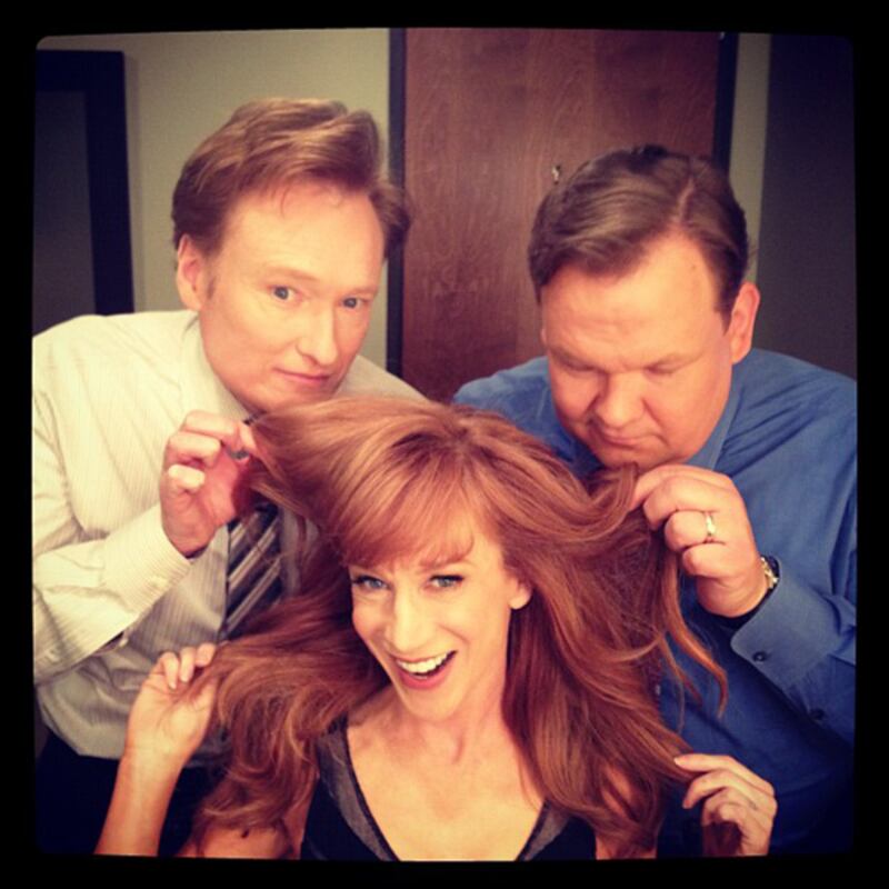 galleries/2012/04/29/rihanna-kim-kardashian-more-celebrity-twitter-pictures-photos/twitpics-griffin_akzu0i