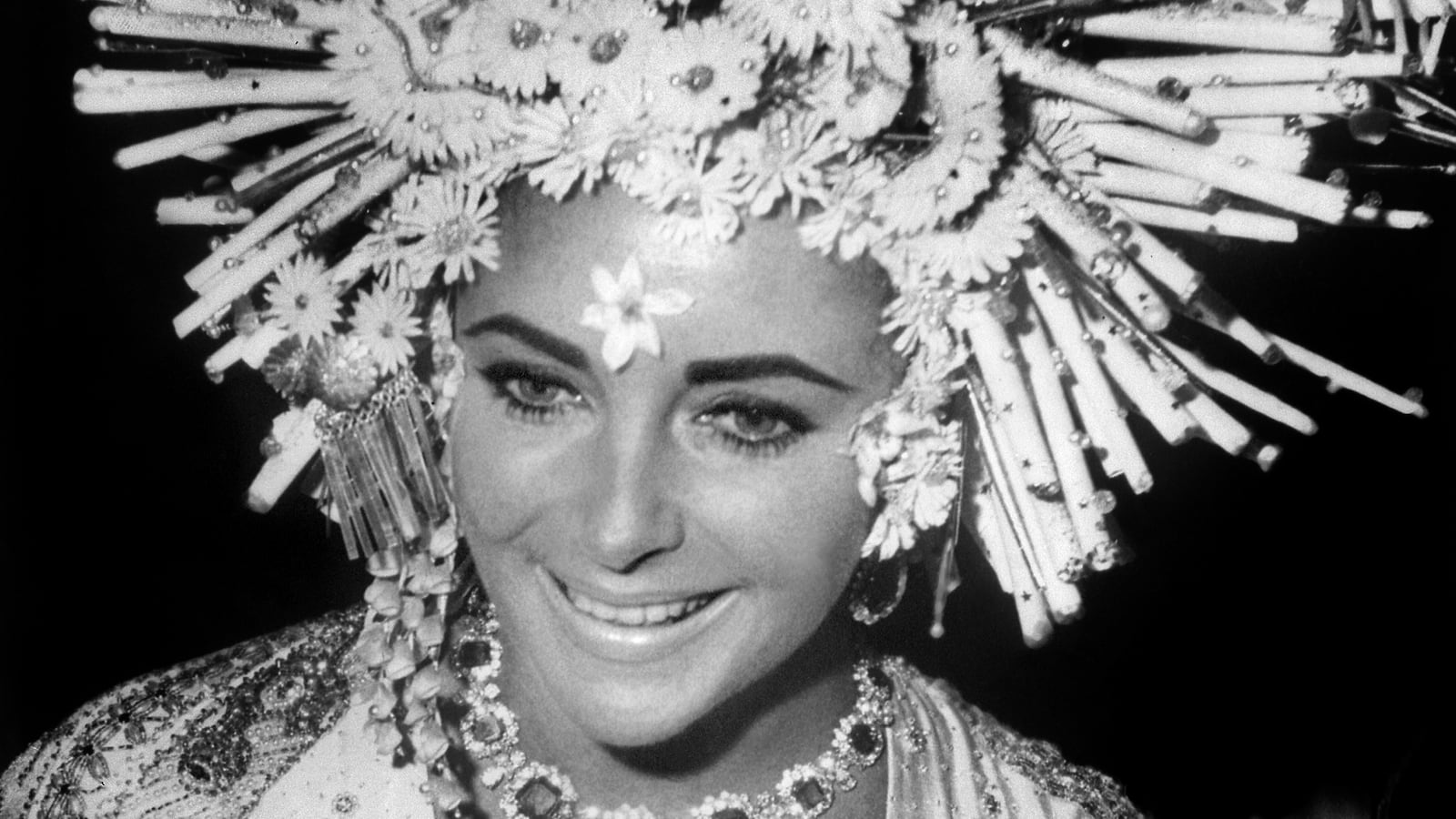 galleries/2014/04/08/the-glamour-of-italian-fashion-at-london-s-v-a-museum-photos/italian-fashion-london-tease_wtevxv