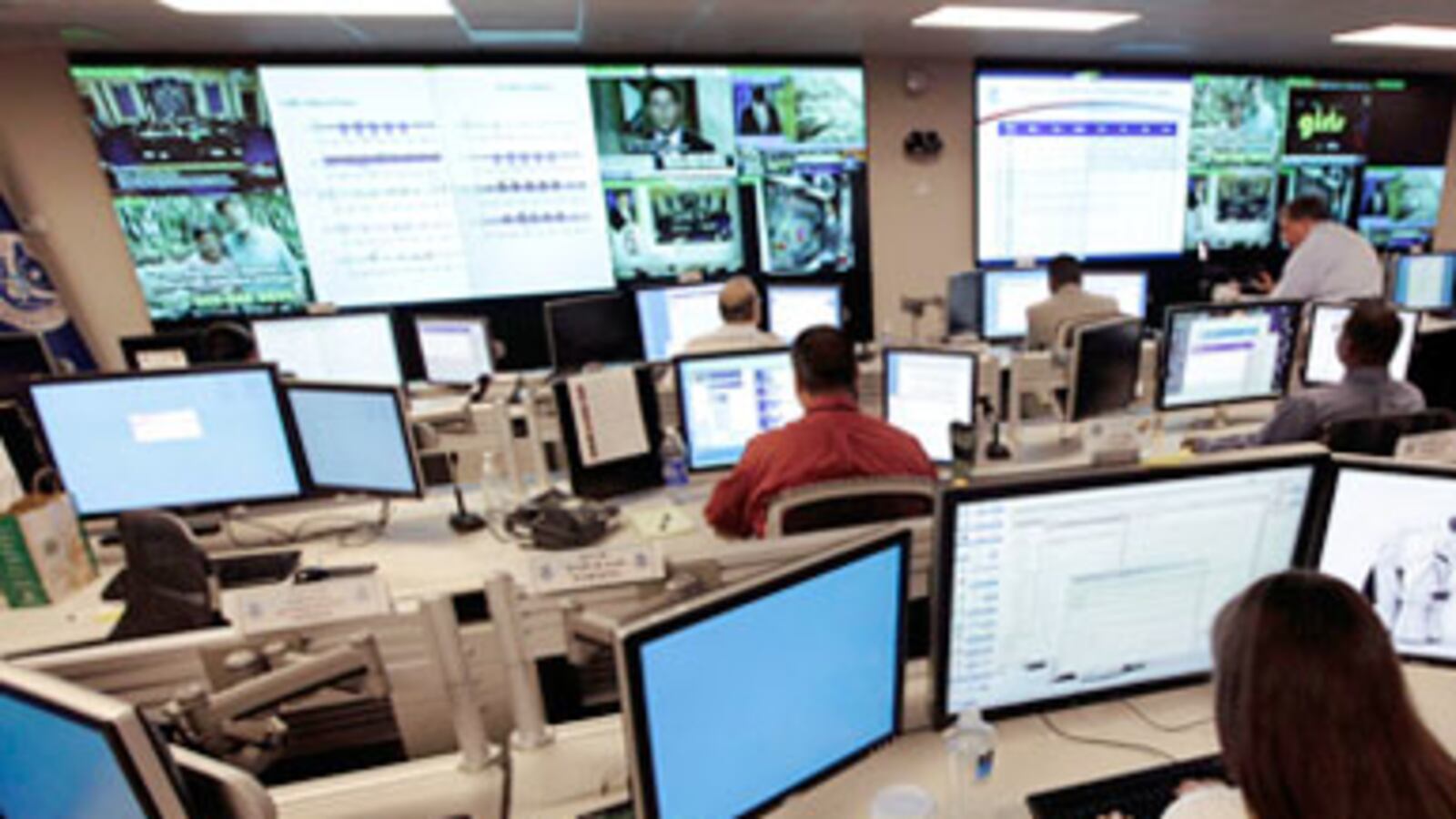 articles/2010/12/11/hackers-10-most-famous-attacks-worms-and-ddos-takedowns/ries-hackers_roaoe9