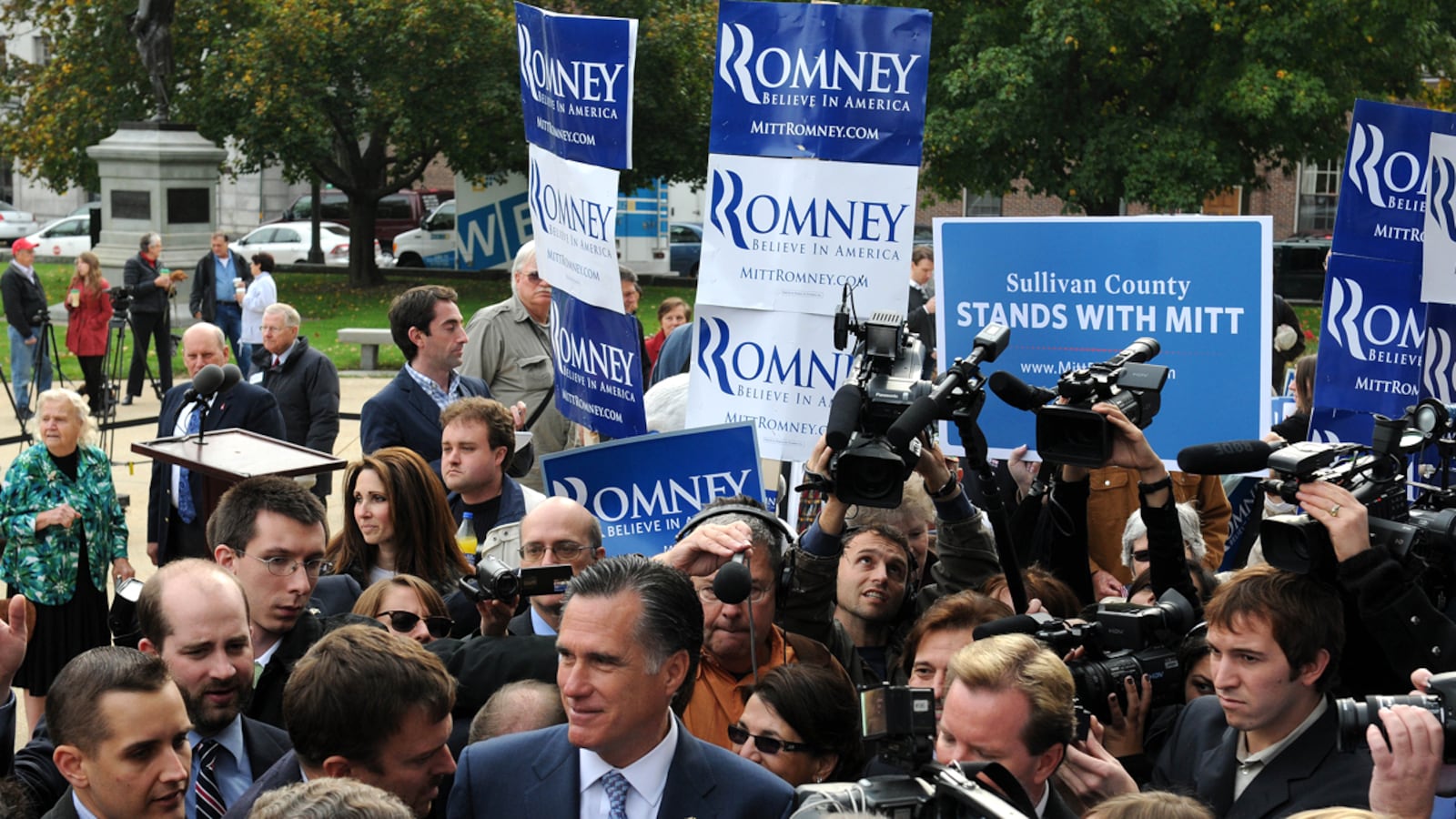 articles/2011/10/26/mitt-romney-2012-why-he-s-the-favorite-in-new-hampshire-gop-primary/romney-new-hampshire-lawrence_klpsxj
