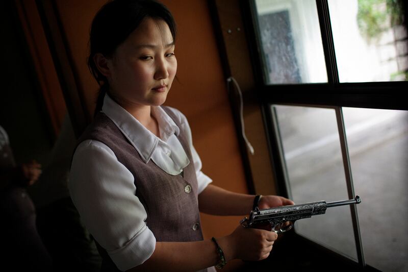 galleries/2015/07/25/can-you-pick-out-the-north-korea-propaganda-shots/150722-nkorea-06_sagnjv