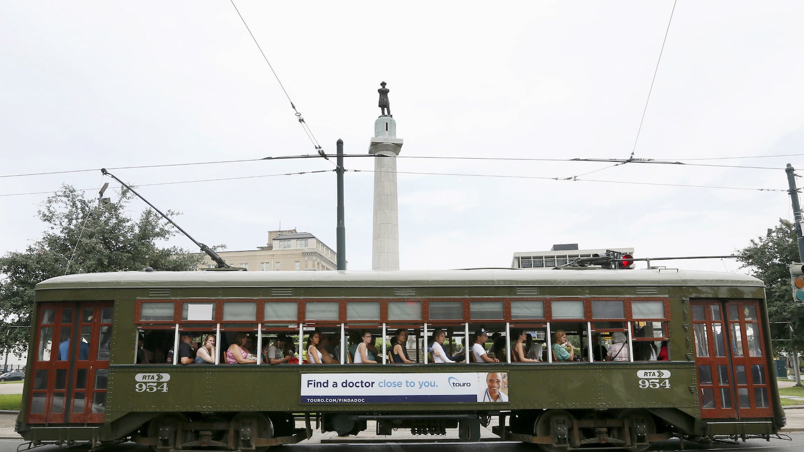 cheats/2015/09/17/anon-donor-to-remove-nola-confederates/150917-nola-lee-confederate-cheat_zk9ied