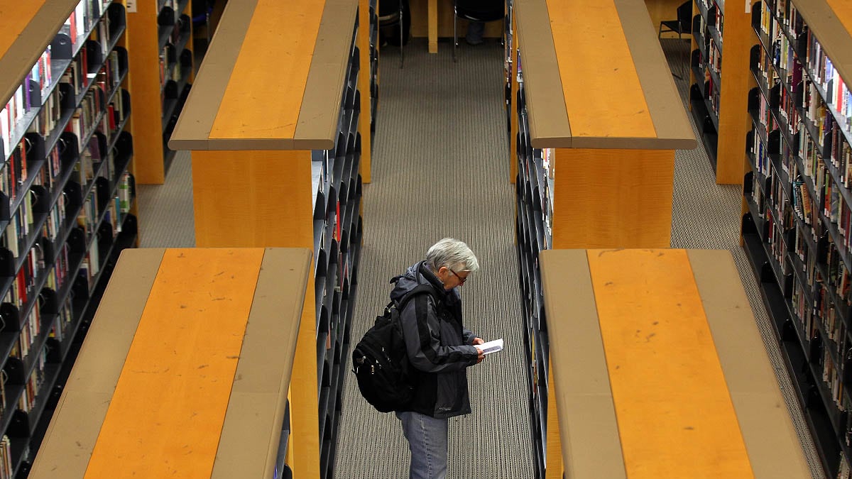 cheats/2012/04/09/hunger-games-on-banned-books-list/library-san-fran-cheat_p7azaz