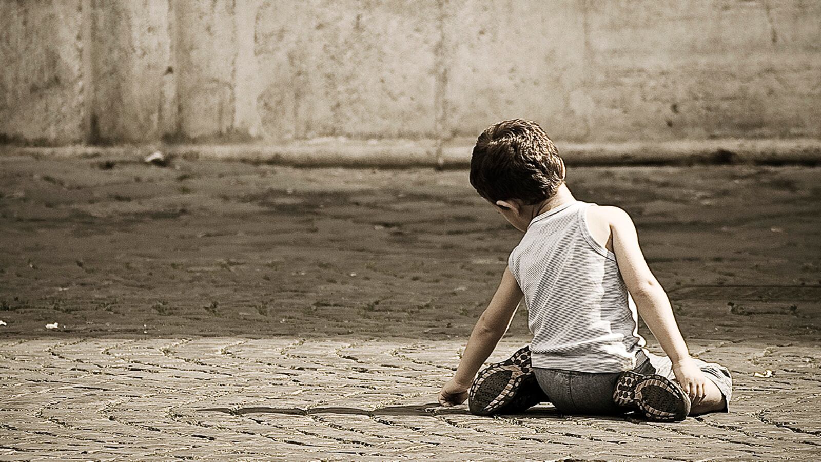 articles/2012/03/04/italy-has-europe-s-highest-percentage-of-children-in-poverty-says-unicef/child-italy-cheat_rb12pb
