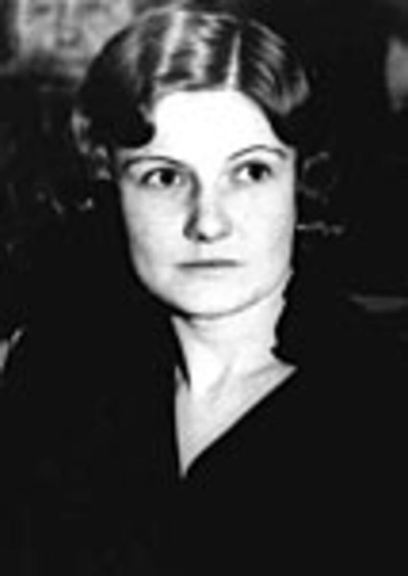 articles/2009/03/10/a-crime-writer-books-her-favorite-reads/book-highlight---bury-me-deep_zi0iex