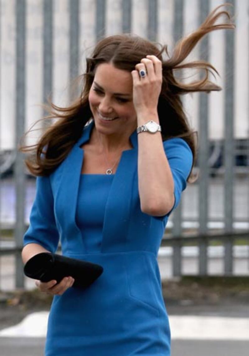 articles/2014/02/14/kate-middleton-s-awe-inspiring-post-baby-body/kate-wind2_j6keny
