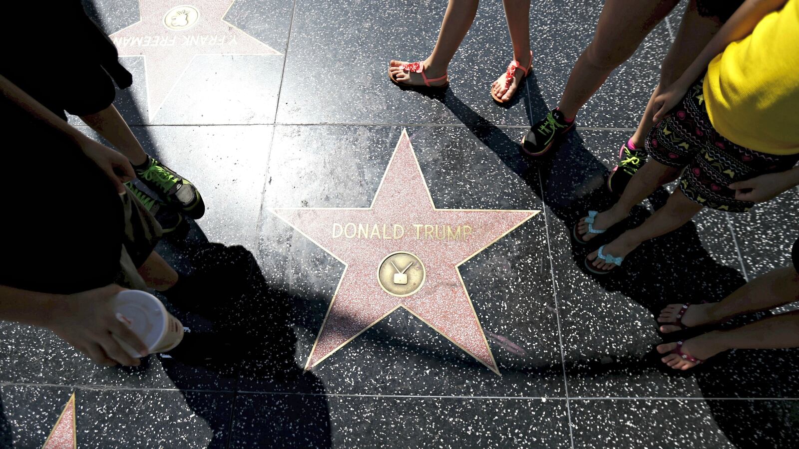 cheats/2016/10/26/trump-s-hollywood-walk-of-fame-star-destroyed-by-sledgehammer/161026-trump-hollywood-cheat_ehdgaj