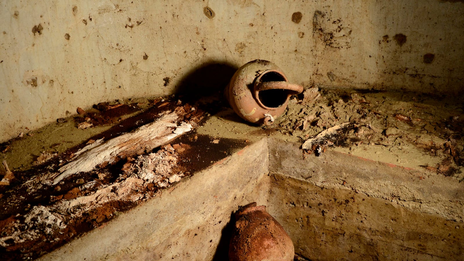 cheats/2013/08/10/mona-lisa-s-tomb-opened/130810-mona-lisa-cheat_ch51qy