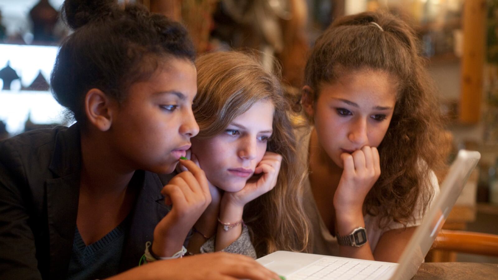 articles/2012/11/05/camp-kivu-s-quest-to-get-depressed-teens-to-disconnect-from-social-media/facebook-teens-loneliness-braner-tease_k4tcuc