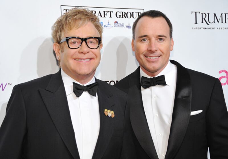 galleries/2011/02/11/how-famous-couples-met/famous-couples---elton-john-and-david-furnish_jpmnnc