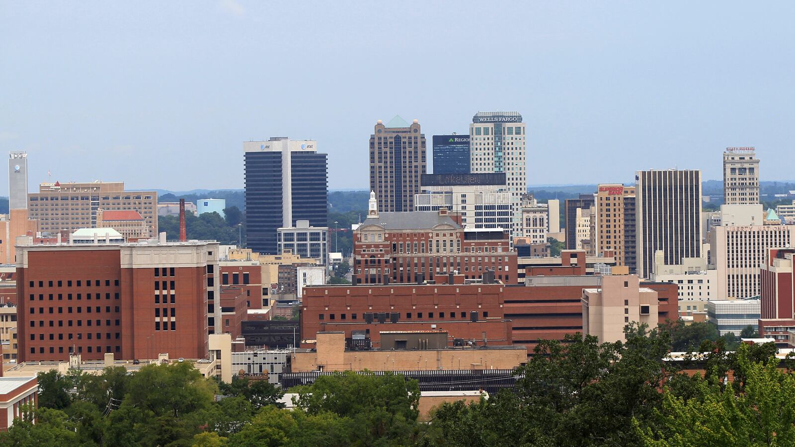 "A general view of the city of Birmingham, Alabama, August 9, 2011. Alabama's Jefferson County submitted a second offer to creditors in an attempt to settle its $3.14 billion sewer bond debt, the county commission president said on August 8, 2011.