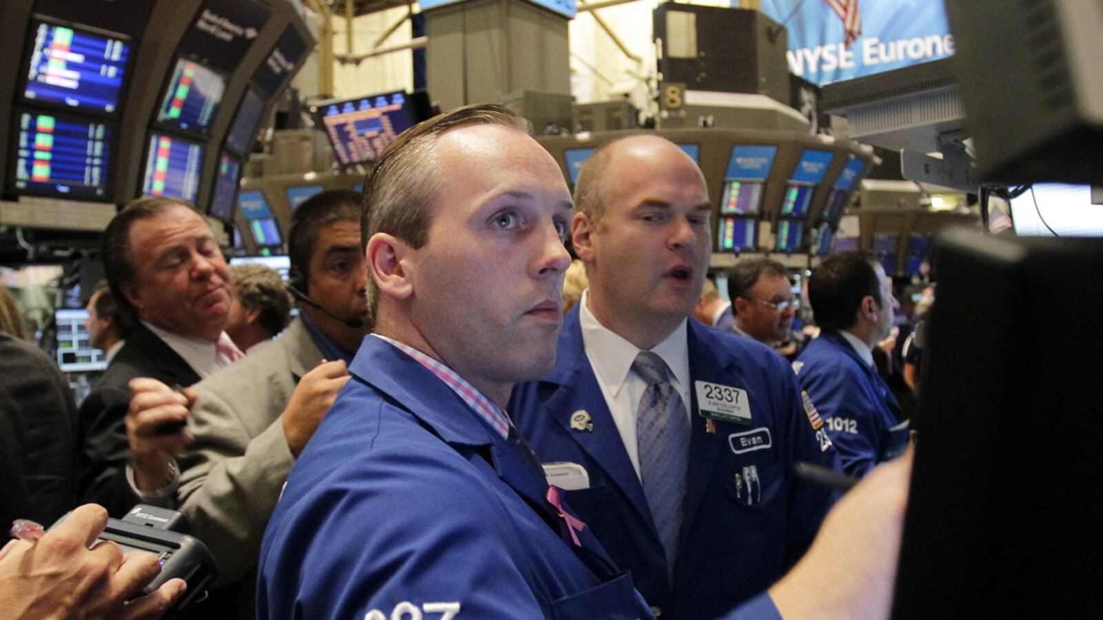 cheats/2011/08/05/ezra-klein-we-ve-stabilized-into-crisis/stock-market-falls-debt-crisis-cheat_ulj4gp