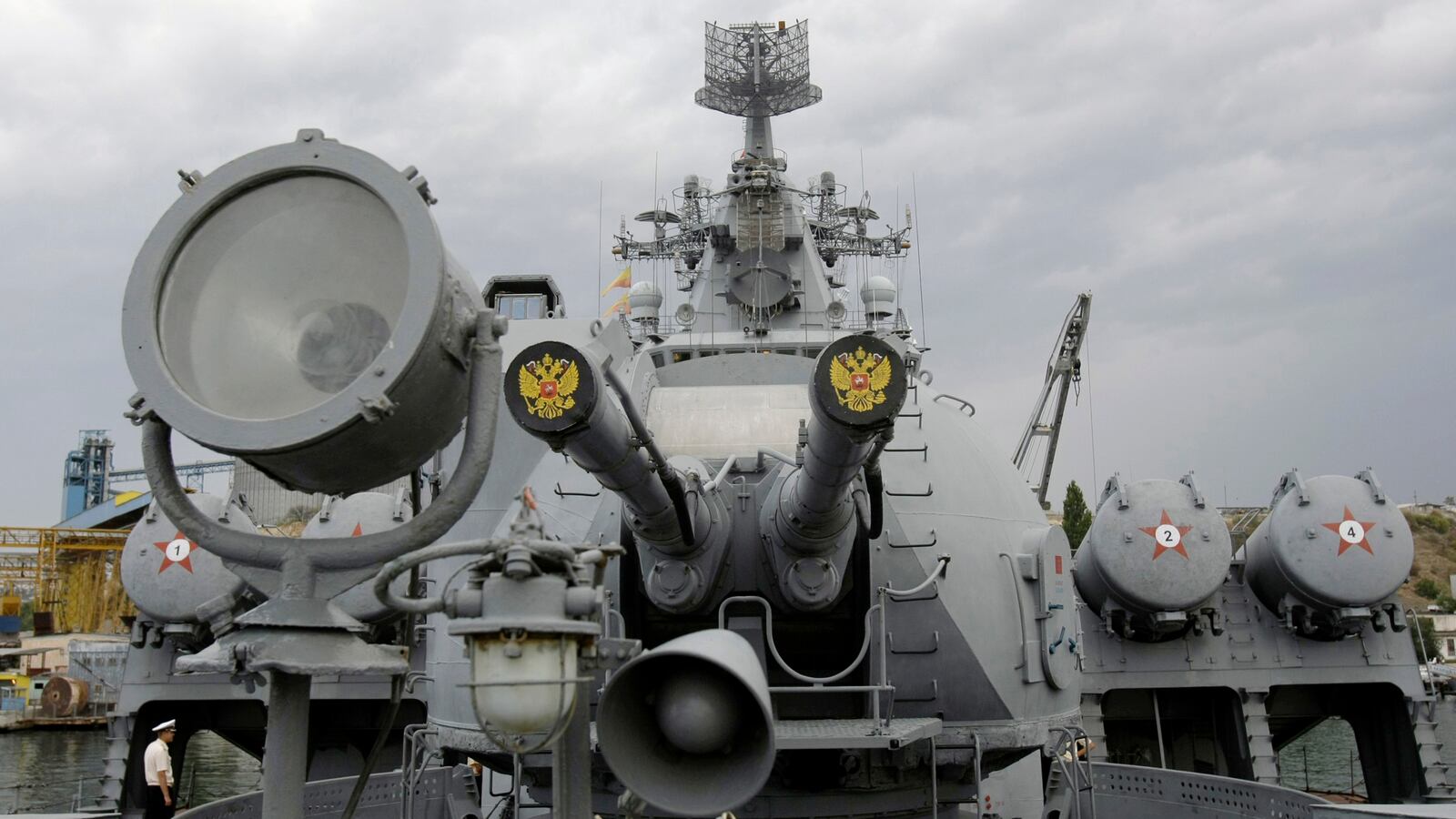 2008-11-12T120000Z_1576392087_GM1E4BC0Q8801_RTRMADP_3_RUSSIA-FLEET_ekk4qz