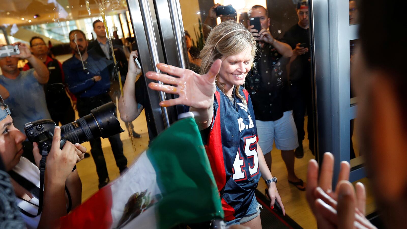 articles/2016/06/03/how-anti-trump-violence-could-elect-him/160603-tomasky-trump-rally-tease_nj7che