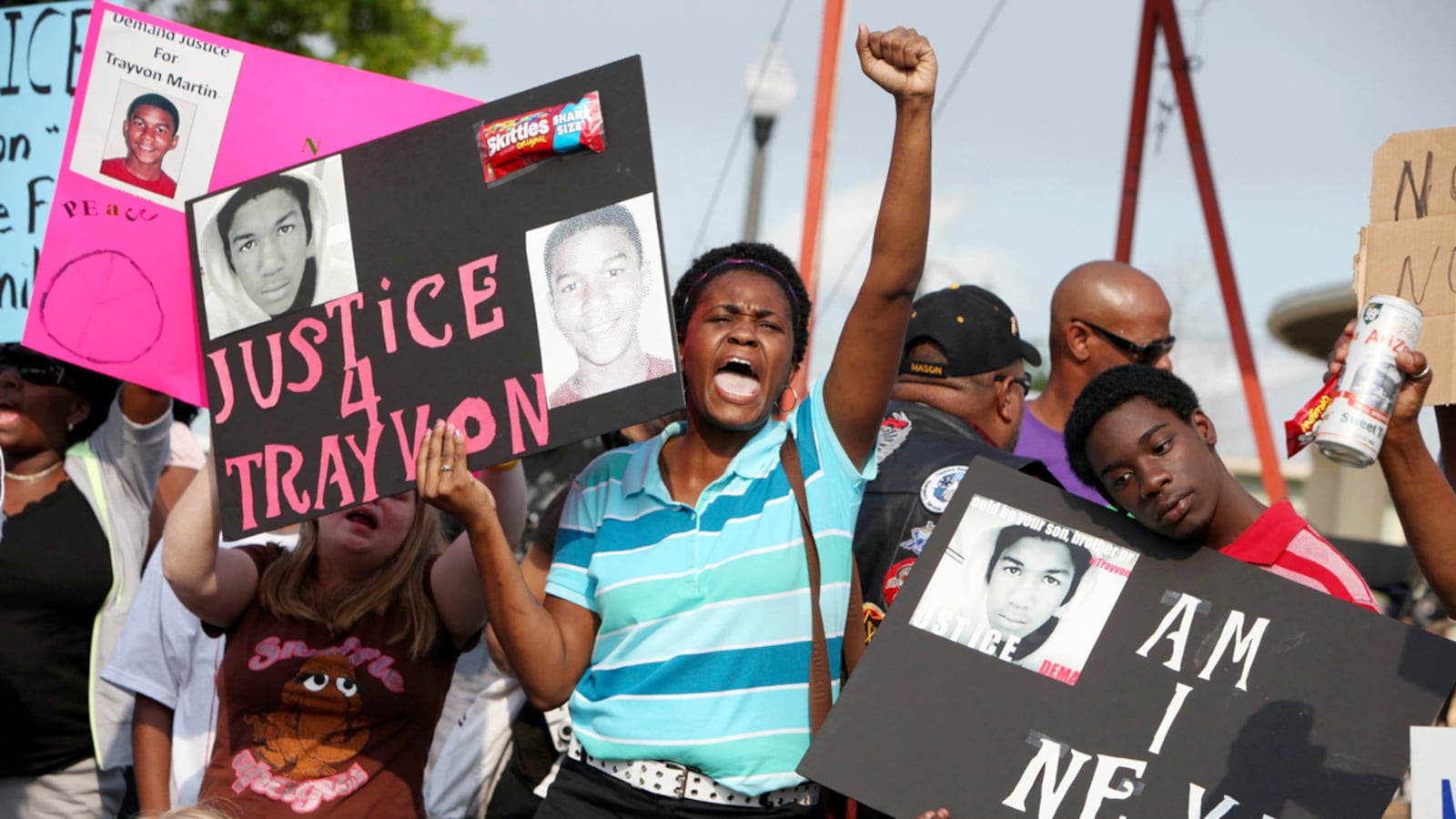articles/2012/03/23/sanford-protesters-question-handling-of-trayvon-martin-death-demand-an-arrest/trayvon-update-032212-samuels_wdle9j