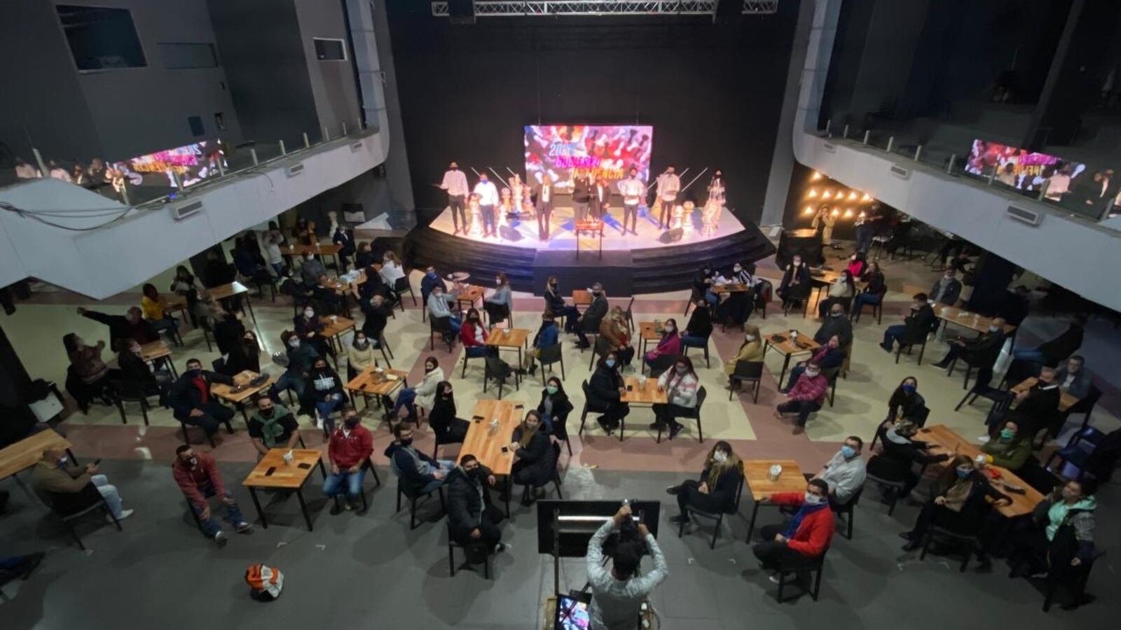 EaPecXkXQAAnfg-_vp3jkr